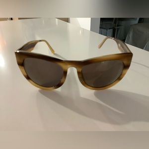 Smoke & Mirrors tortoise sunglasses